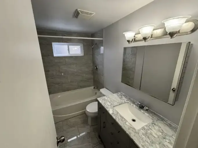 354 Collingwood St - 3 Bdrm
