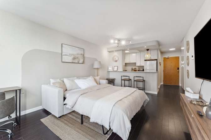 Downtown, Vancouver, BC - Room for rent