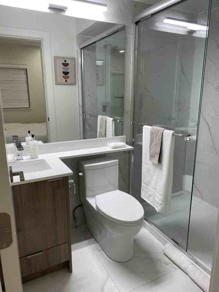 6479 Selma Avenue, Burnaby, BC - Condo for rent