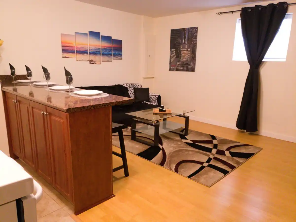 4645 Brentlawn Drive, Burnaby, BC - Basement for rent