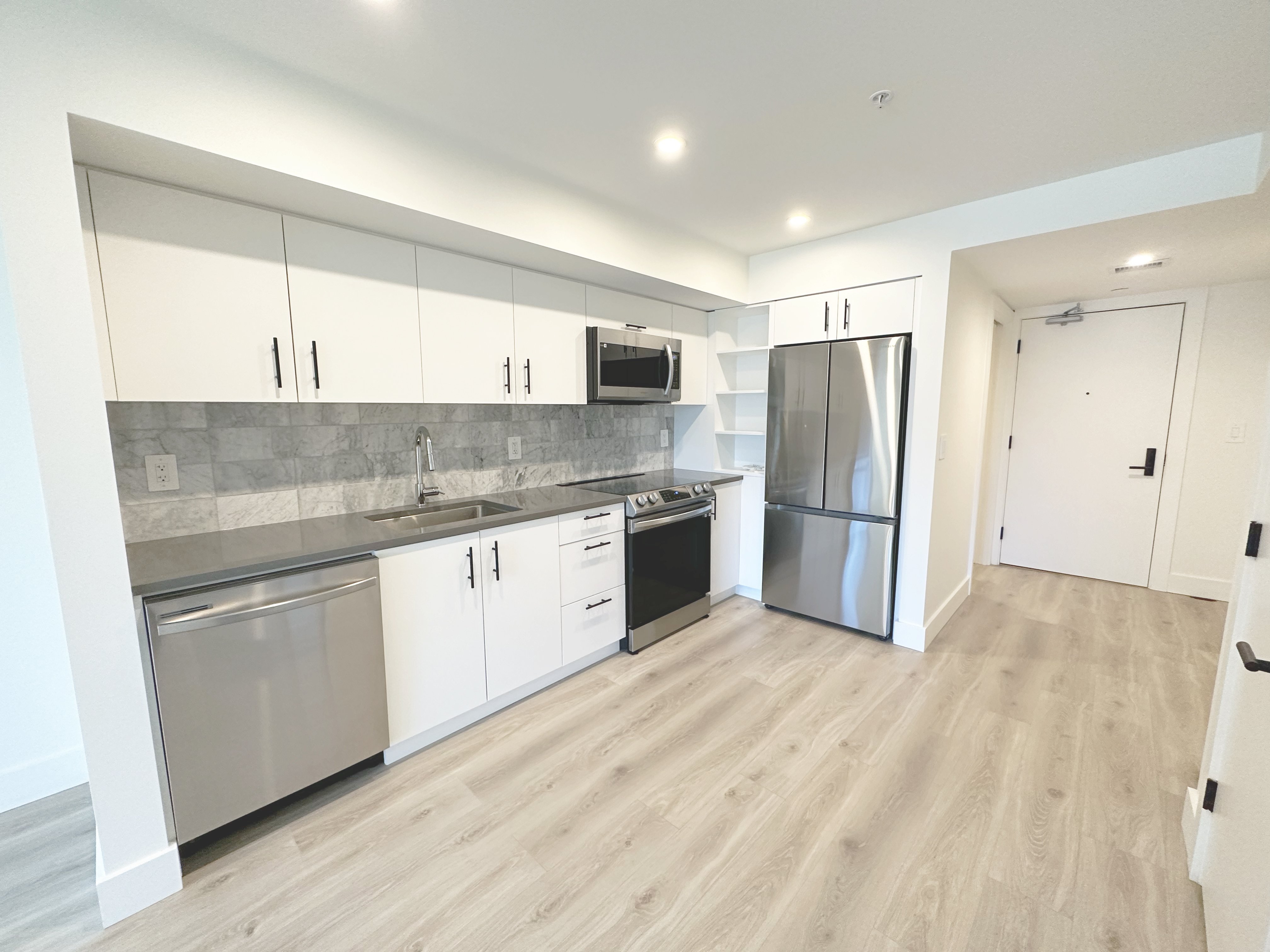 1456 Johnston Road, White Rock, BC - Condo for rent