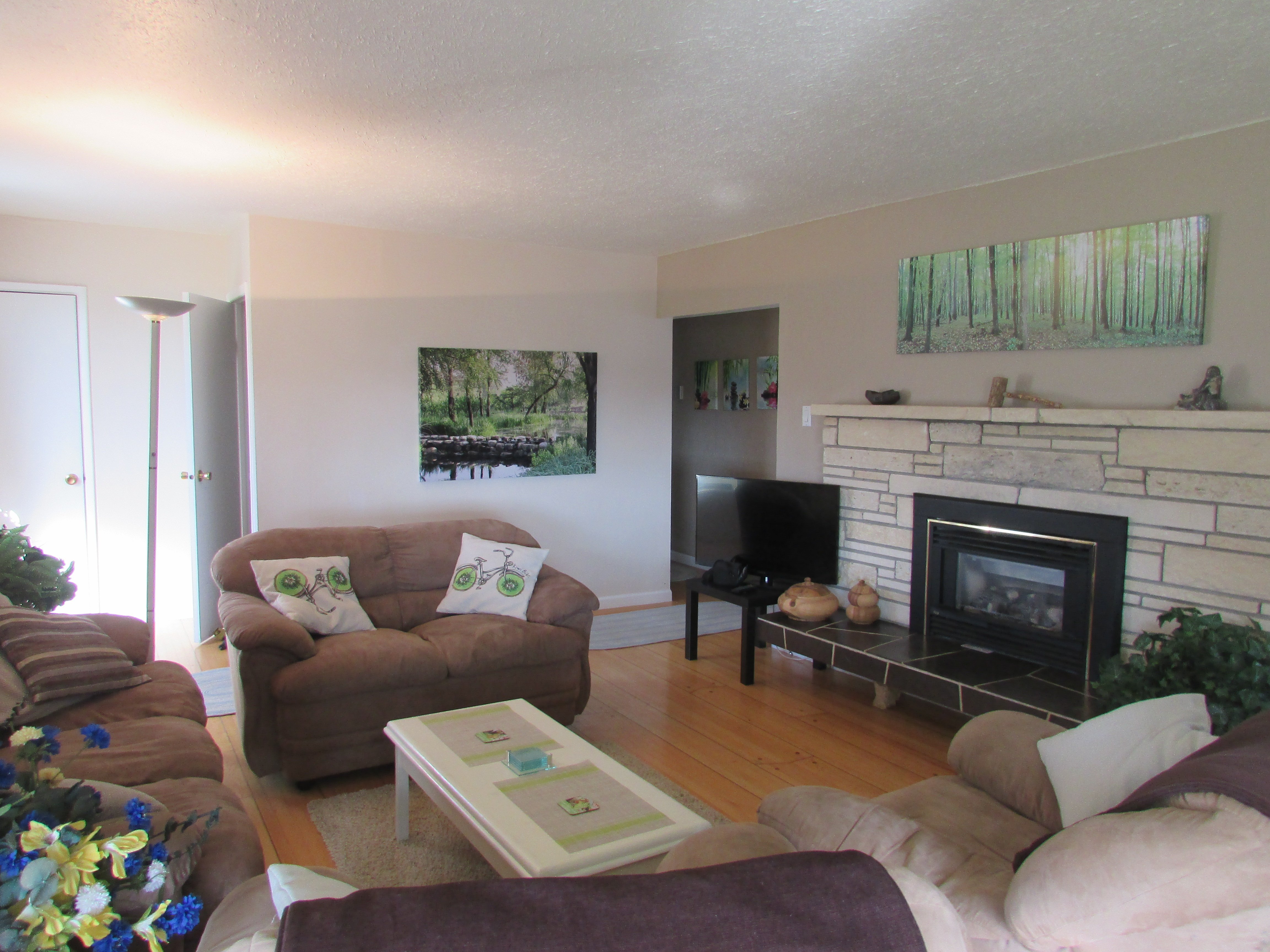 1090 Ewson Street, White Rock, BC - House for rent