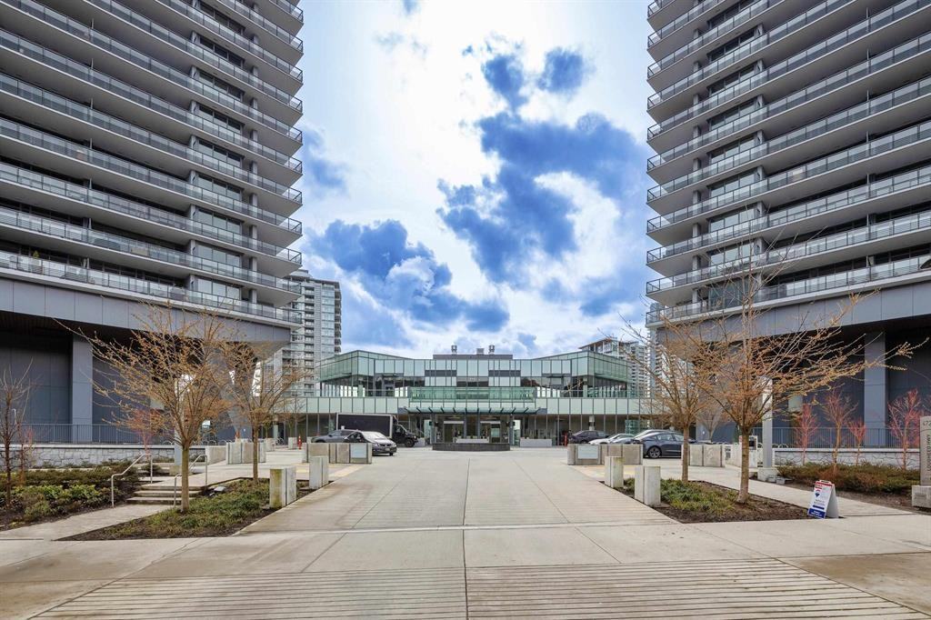 4720 Lougheed Highway, Burnaby, BC - Condo for rent