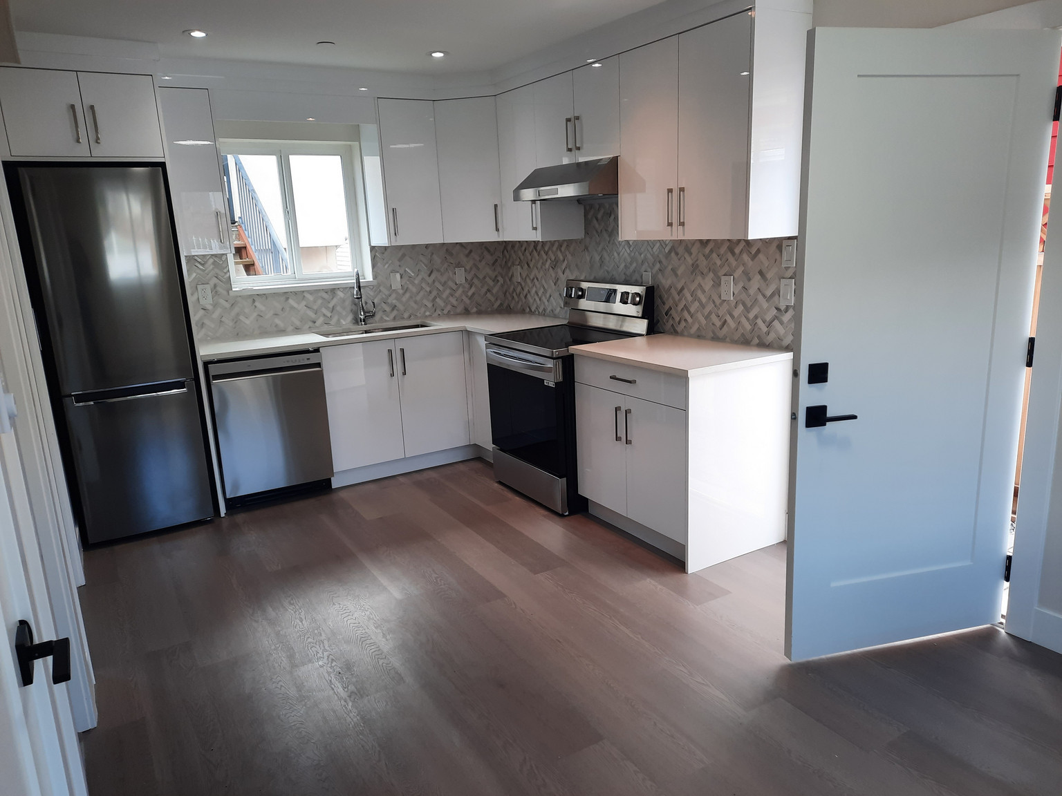 381 East 57th Avenue, Vancouver, British Columbia, Canada, V5X 1S6 - 381 East 57th Avenue, Vancouver, BC