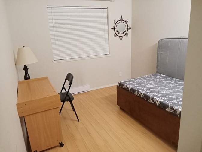 South Westminster, Surrey, BC - Room for rent
