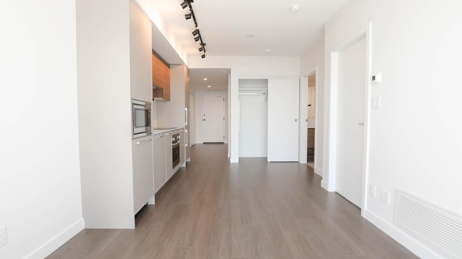 13725 King George Junction, Surrey, BC, V3T 2V1 - 13725 King George Junction, Surrey, BC