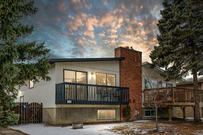 17 Avenue NW - 17 Avenue NW, Calgary, AB