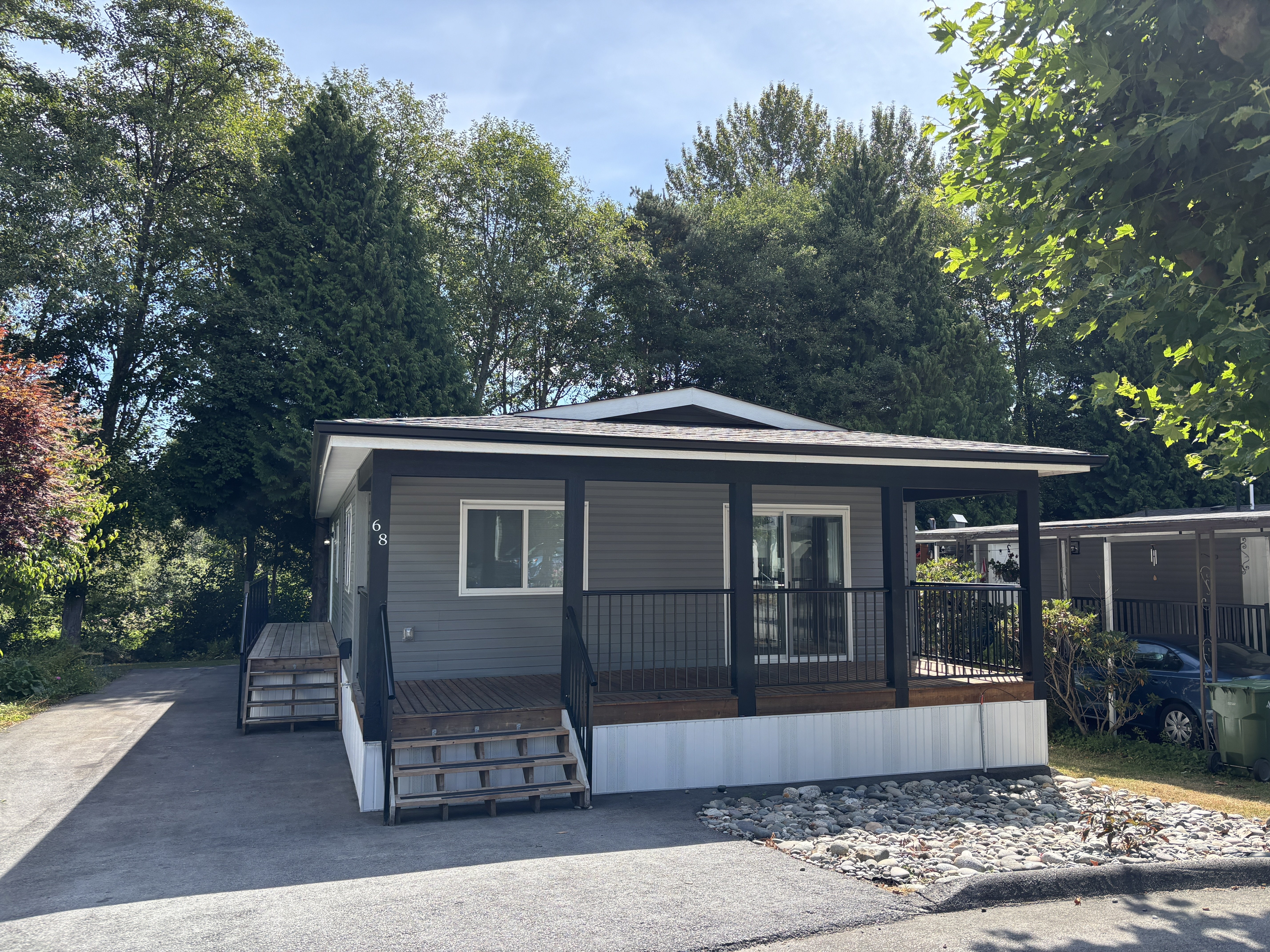 8220 King George Boulevard, Surrey, BC - Mobile Home for rent