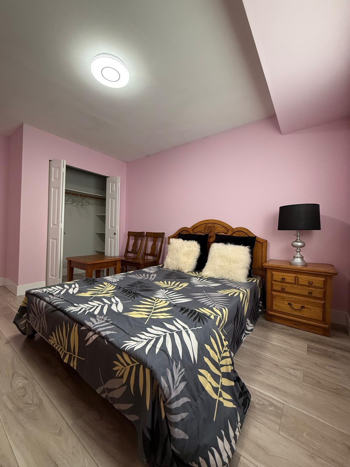 12474 90A Avenue, Surrey, BC - Room for rent