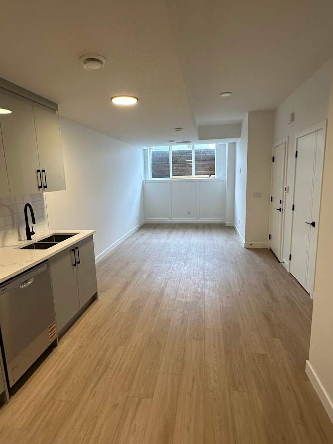 47 Avenue NW - 47 Avenue NW, Calgary, AB