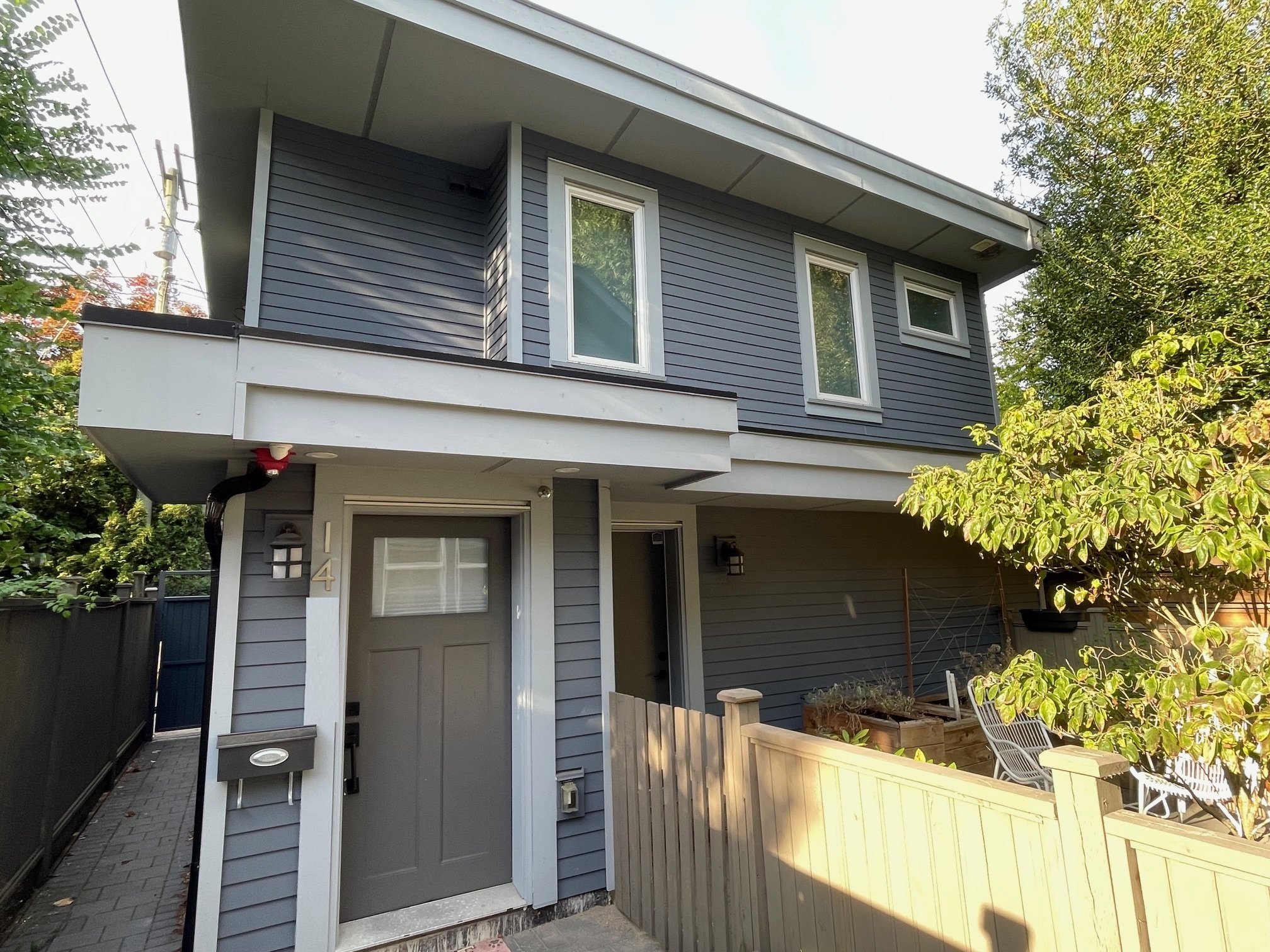 1415 East 10th Avenue, Vancouver, BC - Triplex for rent