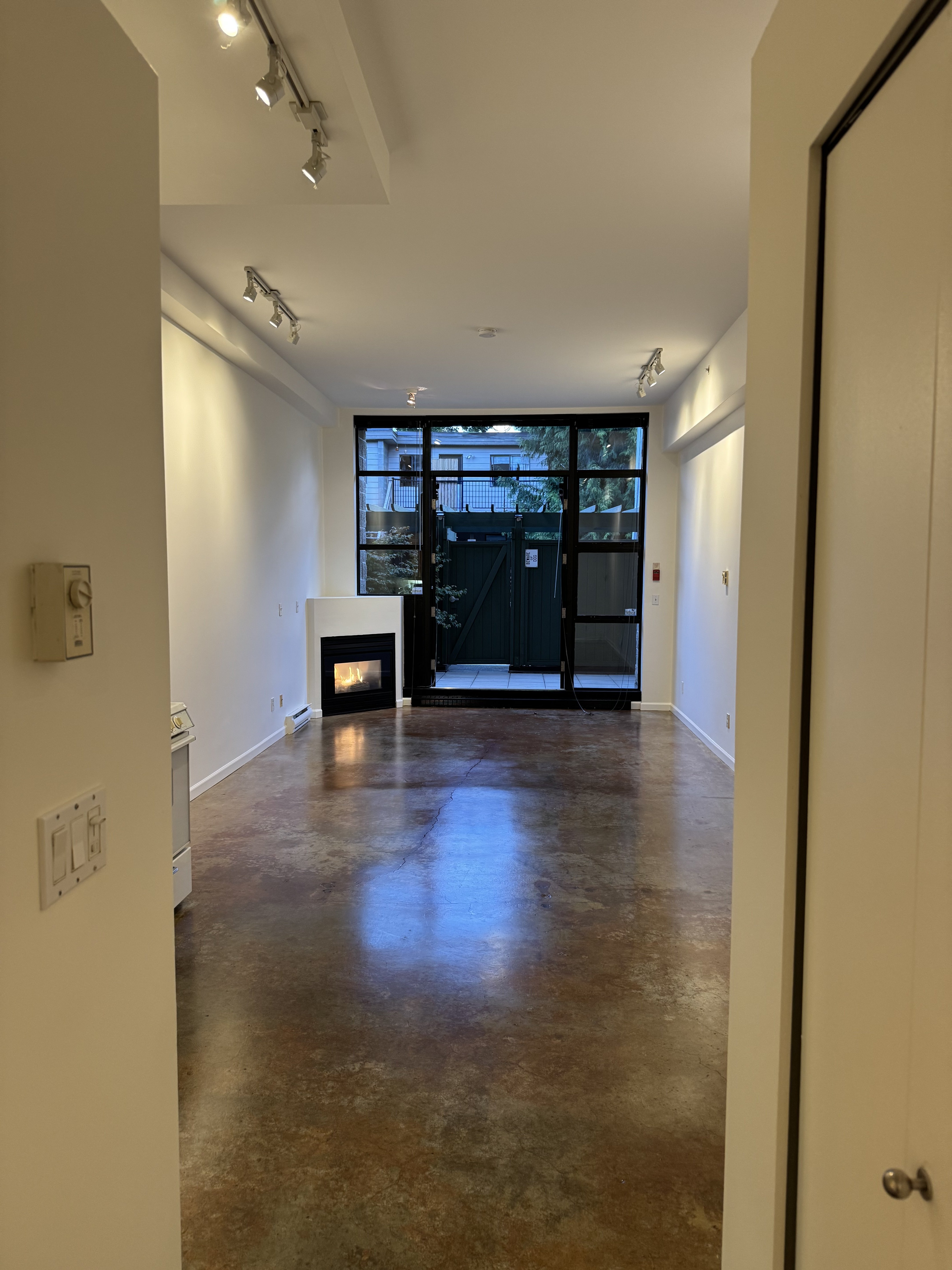 2156 West 12th Avenue, Vancouver, BC - Studio for rent