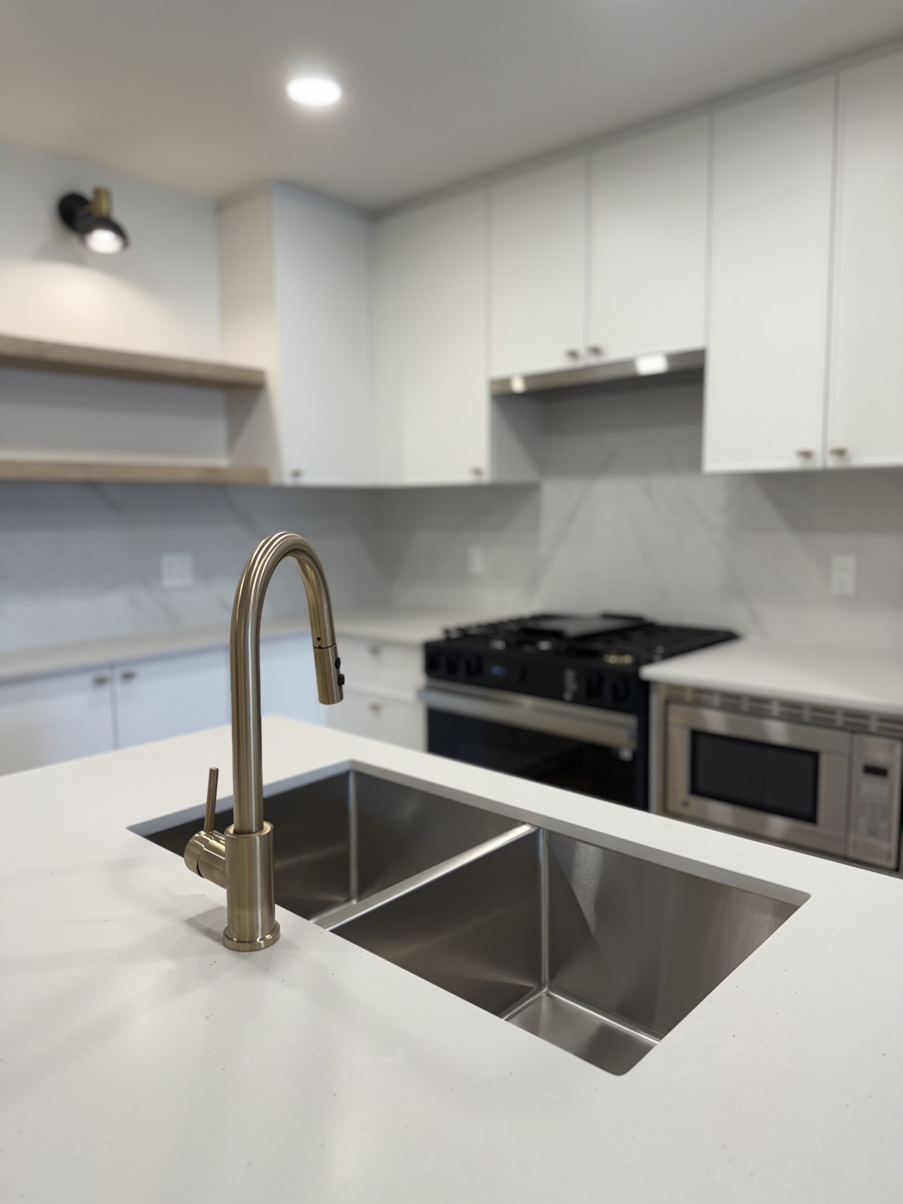 209 Lebleu Street, Coquitlam, BC - Condo for rent