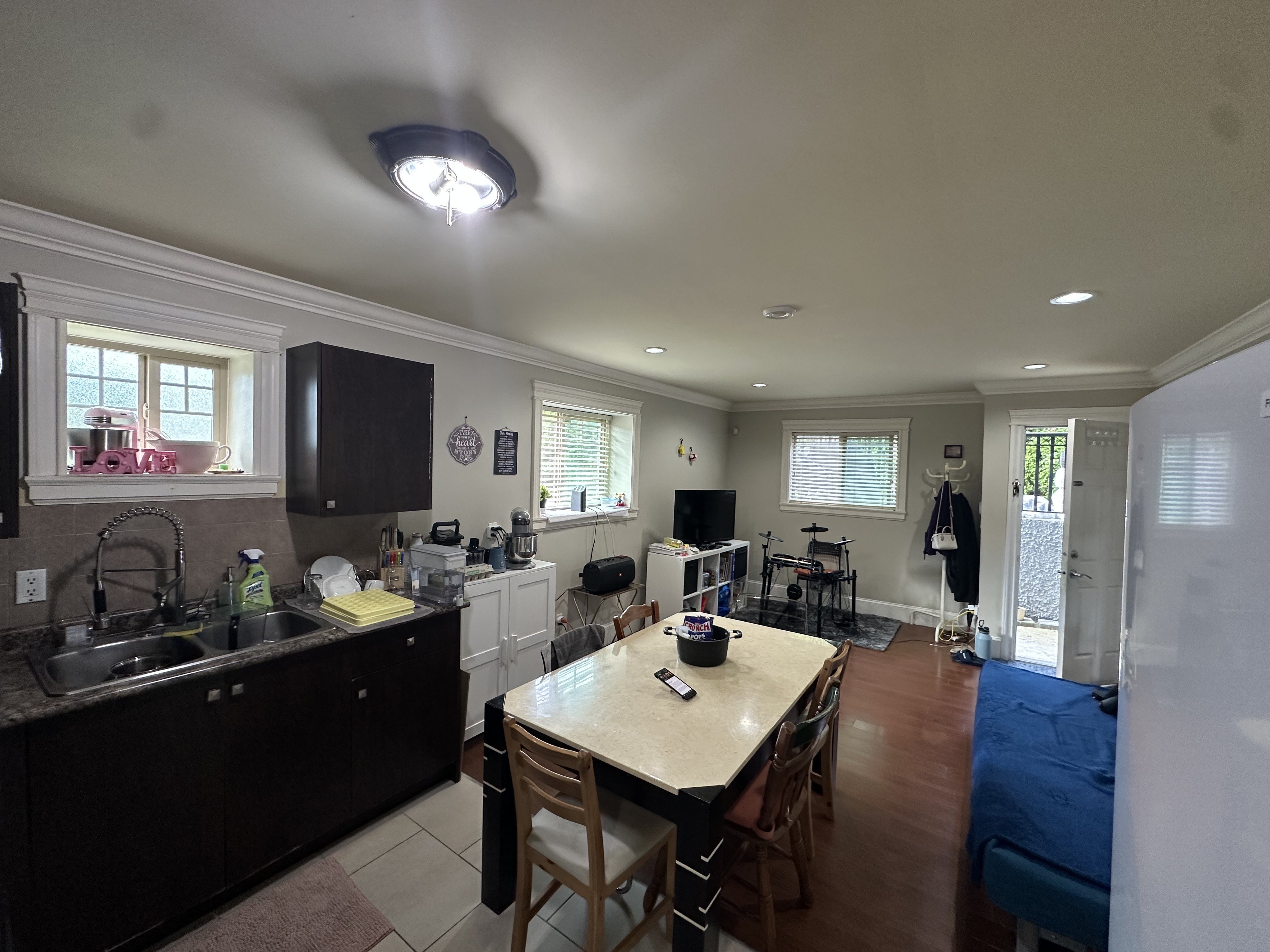 5900 Malvern Avenue, Burnaby, BC - Basement for rent