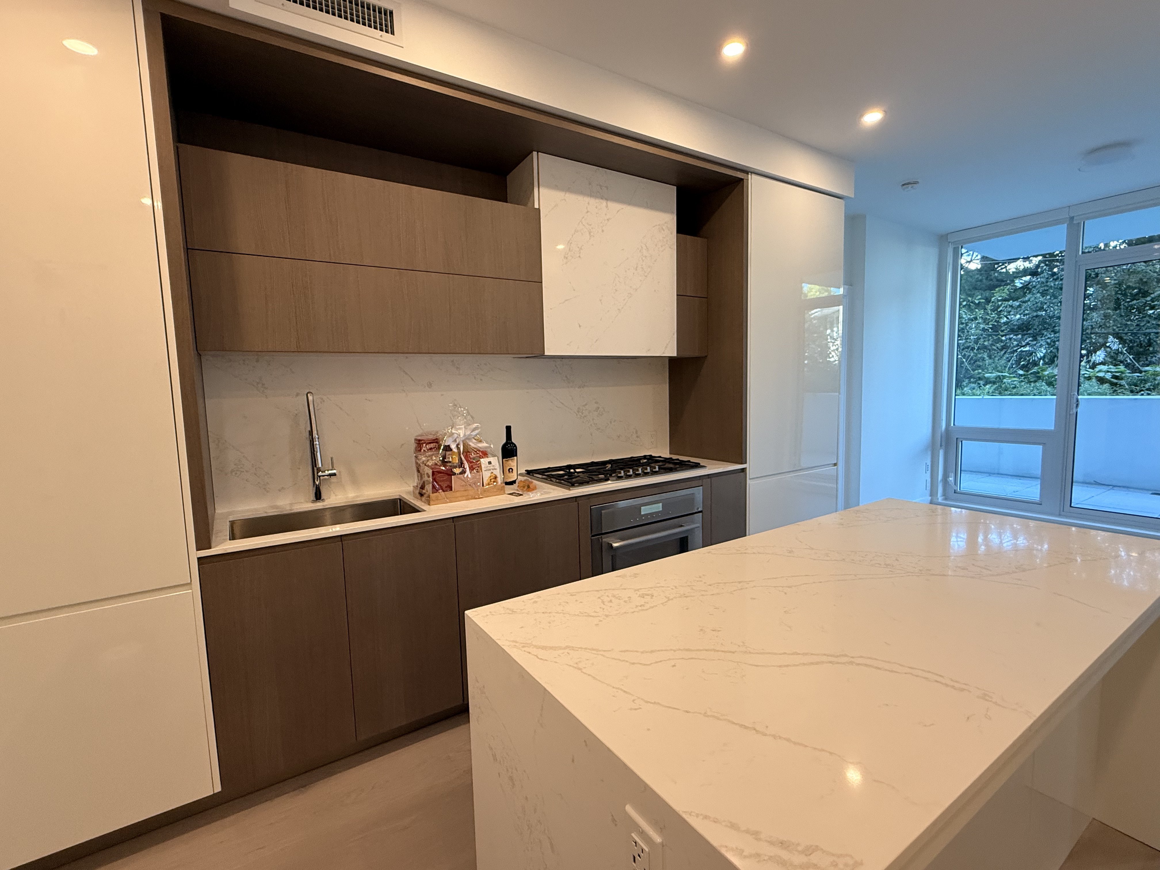 1342 Johnston Road, White Rock, BC - Condo for rent