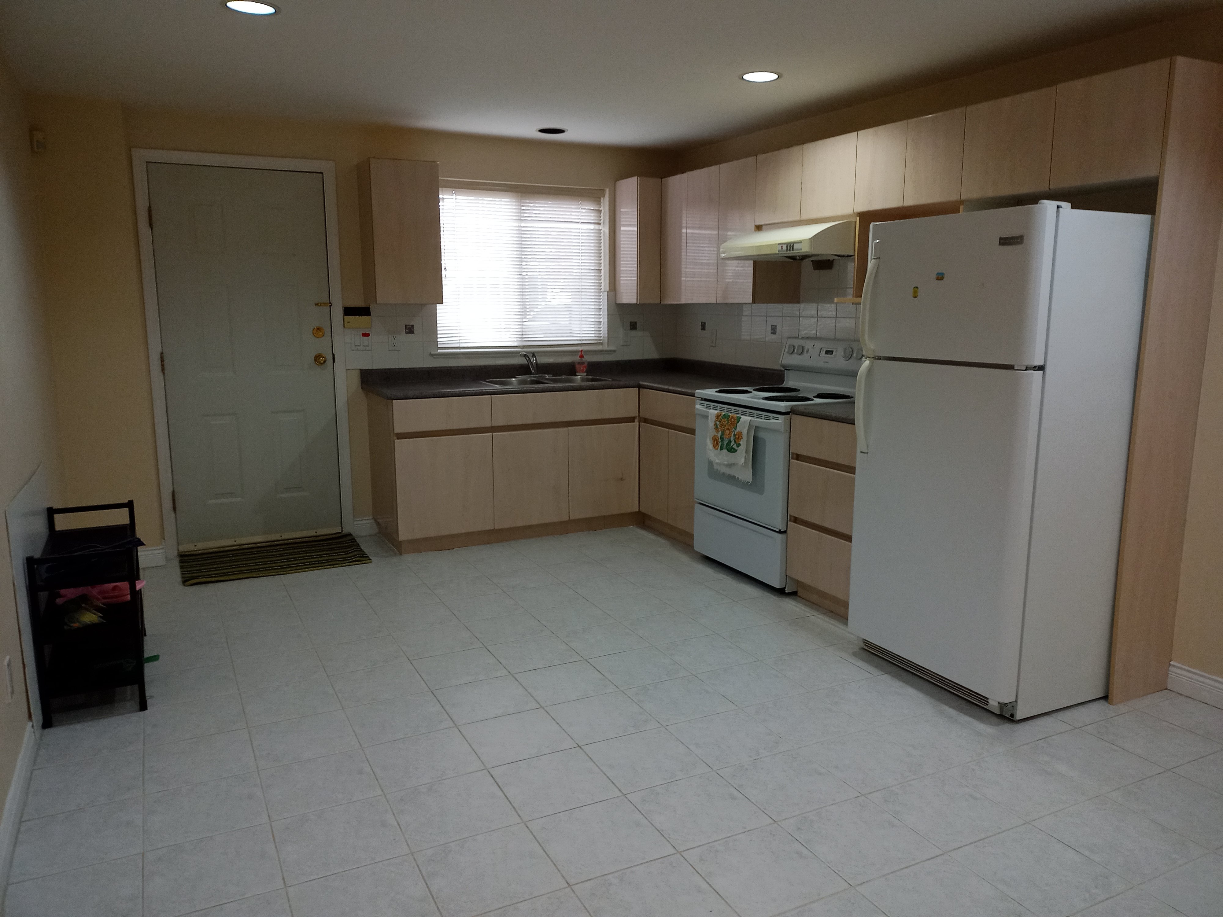 3936 West 17th Avenue, Vancouver, BC - Basement for rent