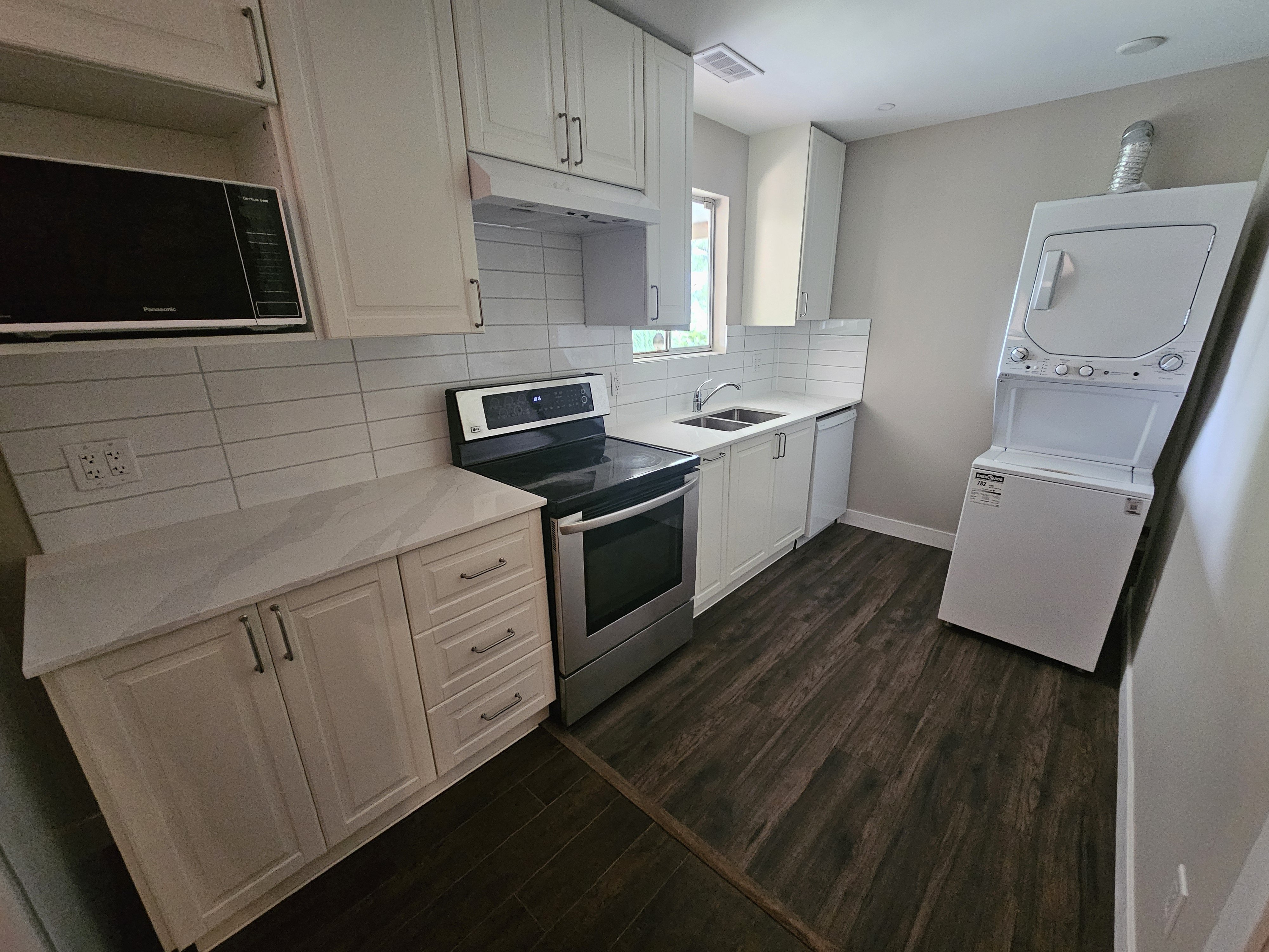 8009 Modesto Drive, Delta, BC - Basement for rent