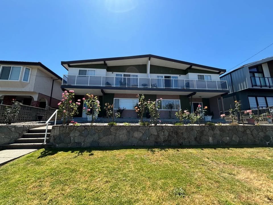 5422 Dominion Street, Burnaby, BC - House for rent