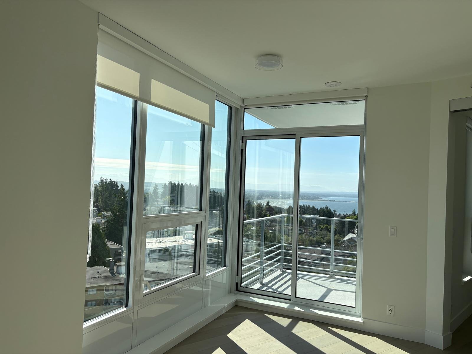 1342 Johnston Road, White Rock, BC - Condo Community for rent