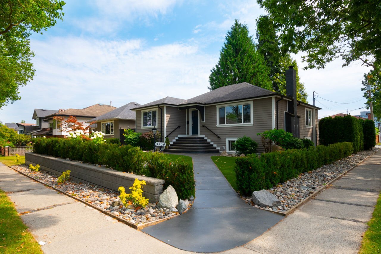 3904 Triumph Street, Burnaby, BC - Main Floor for rent