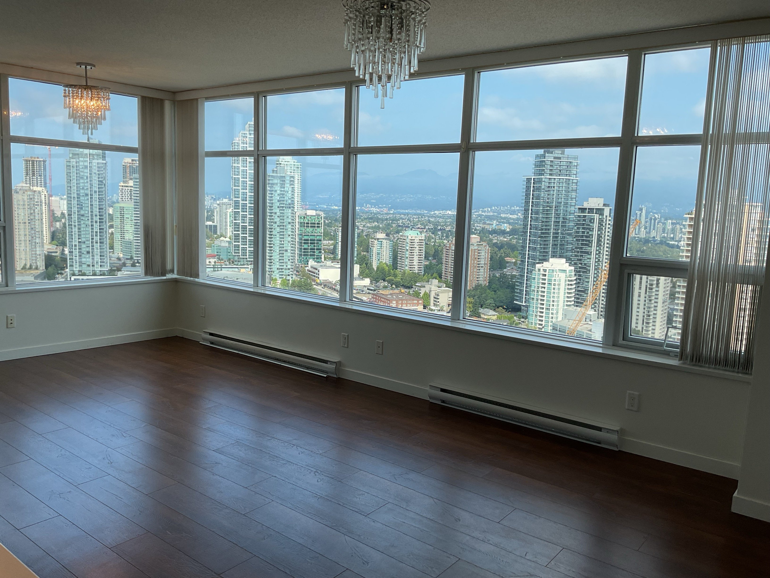 4880 Bennett Street, Burnaby, BC - Condo for rent
