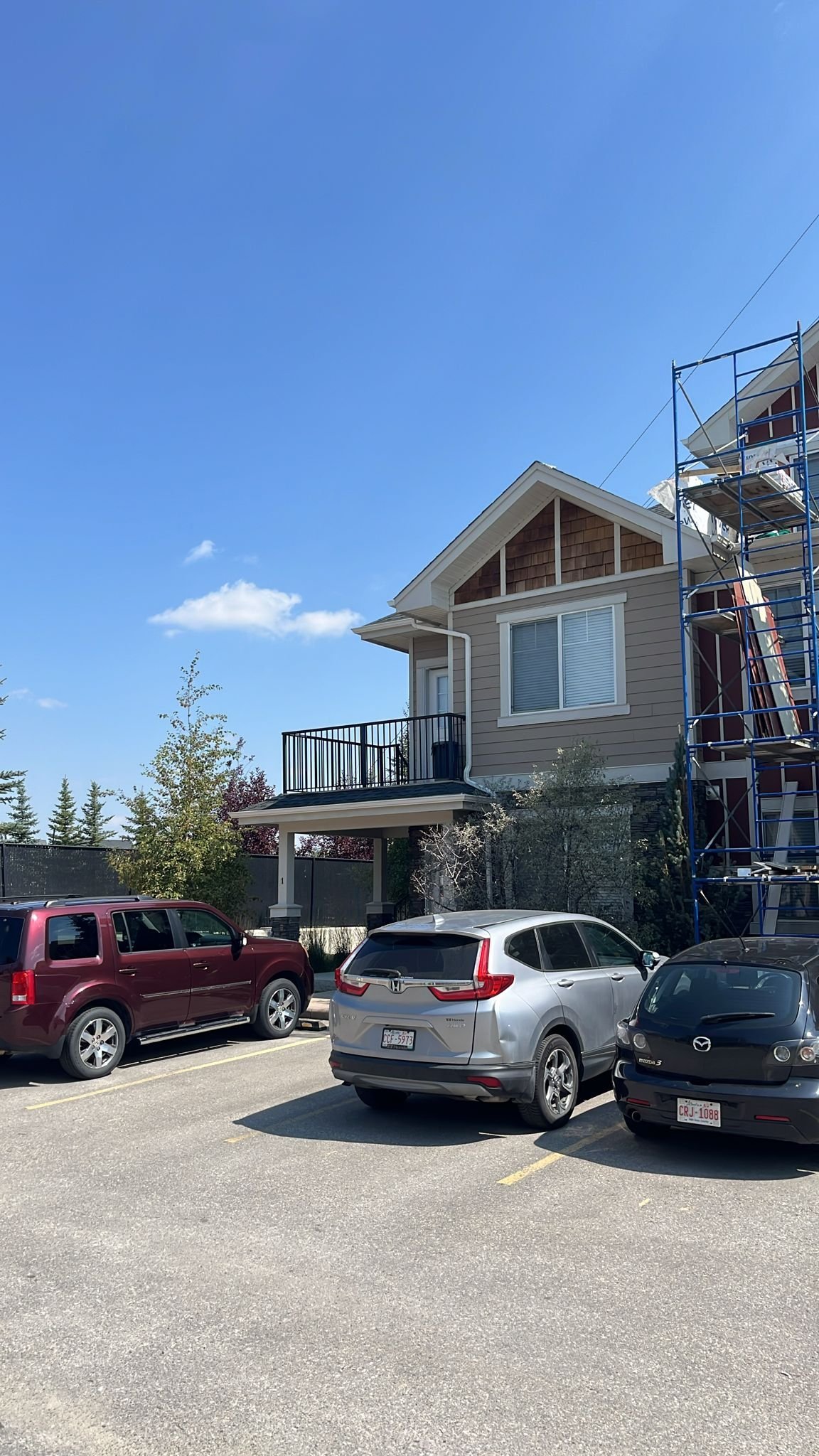 35 West Coach Manor Southwest, Calgary, AB - Town House for rent