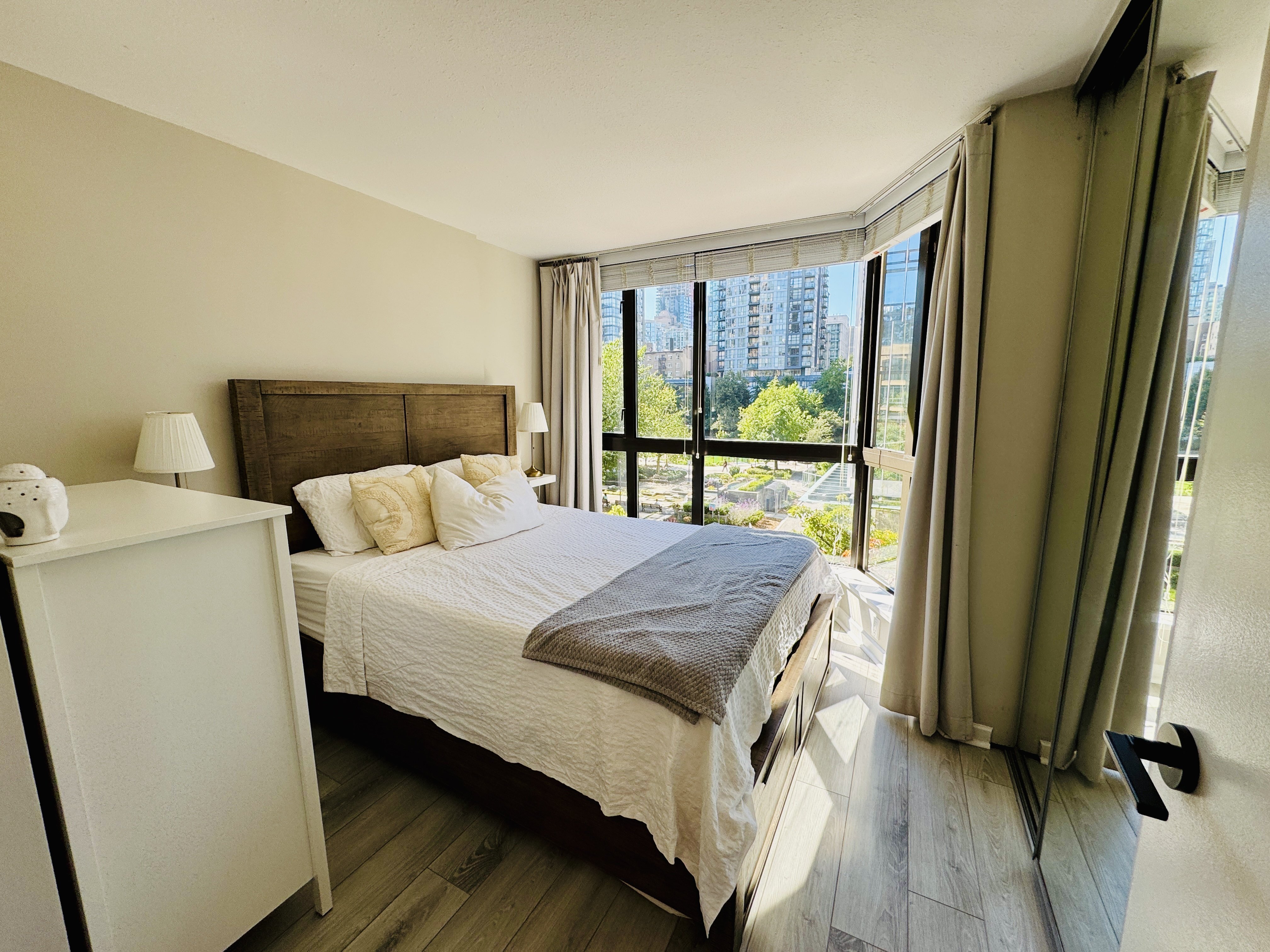 488 Helmcken Street, Vancouver, BC - Condo for rent
