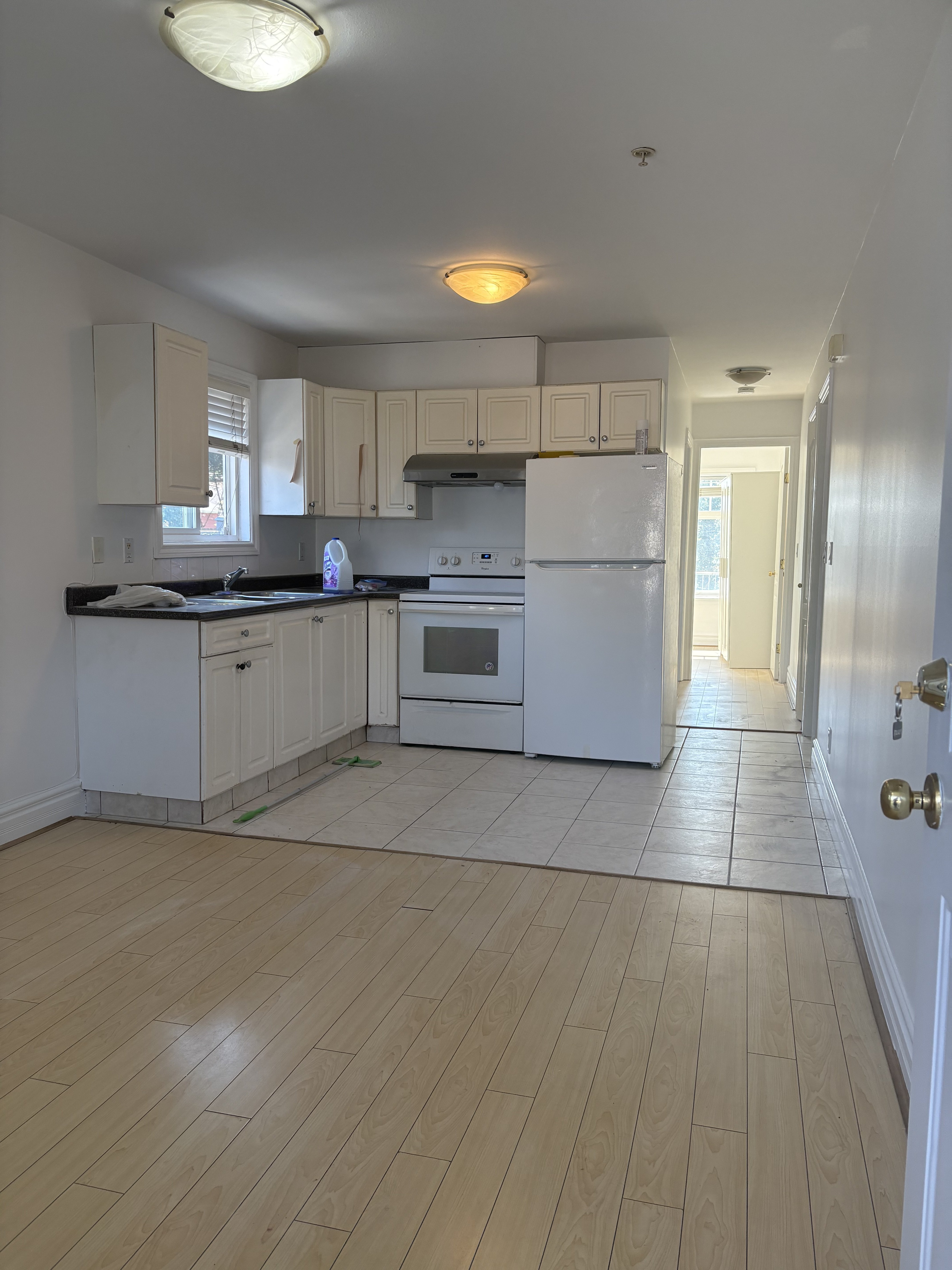 7311 Jasper Crescent, Vancouver, BC - Basement for rent