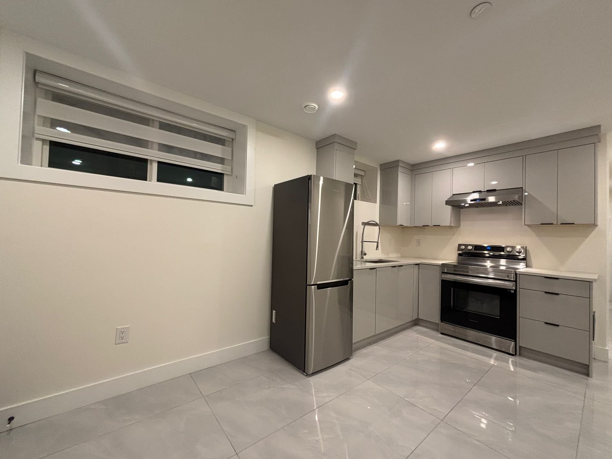 2979 East 54th Avenue, Vancouver, BC - Basement for rent