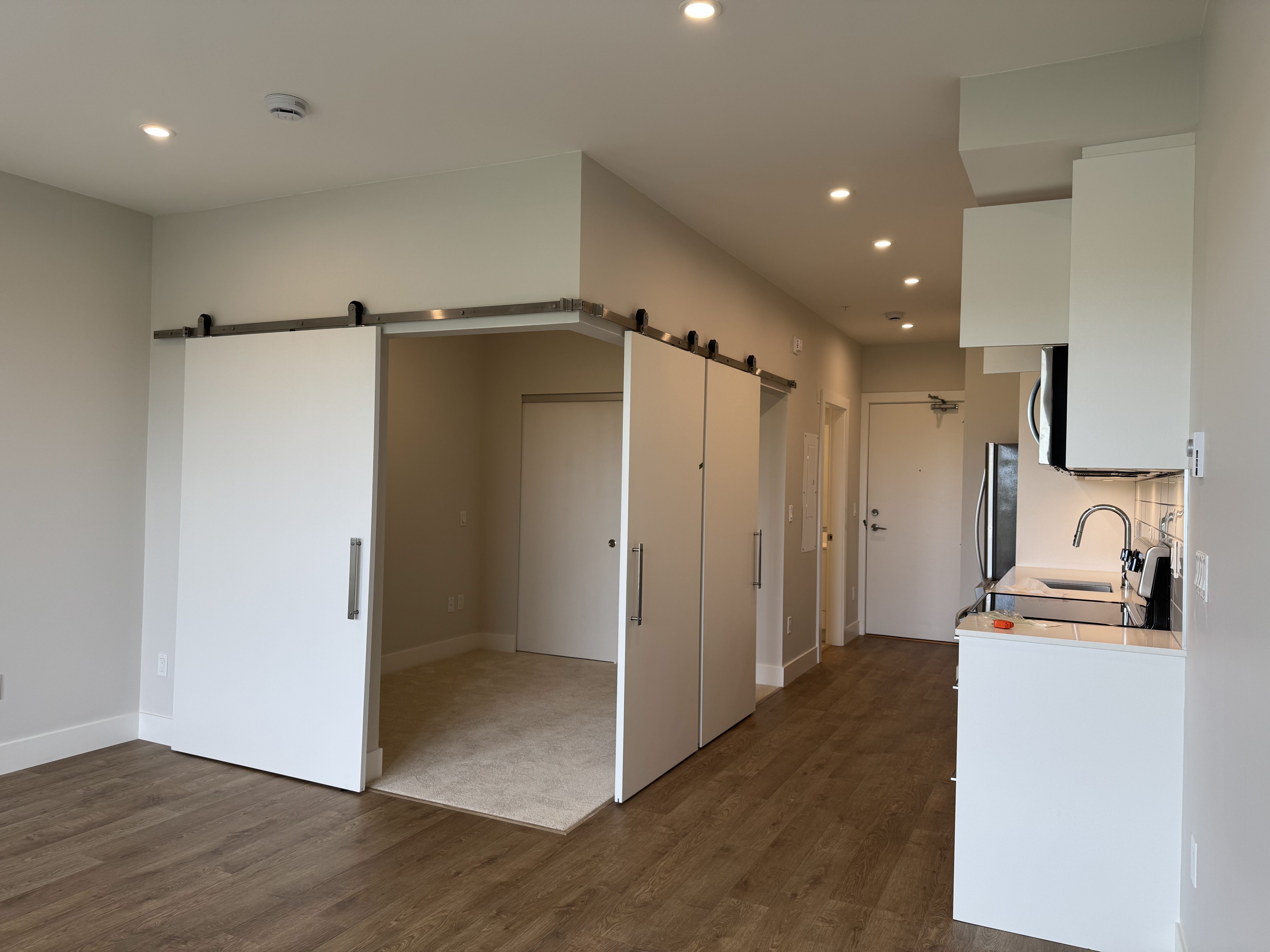 1930 Starling Drive, Vancouver, BC - Condo for rent
