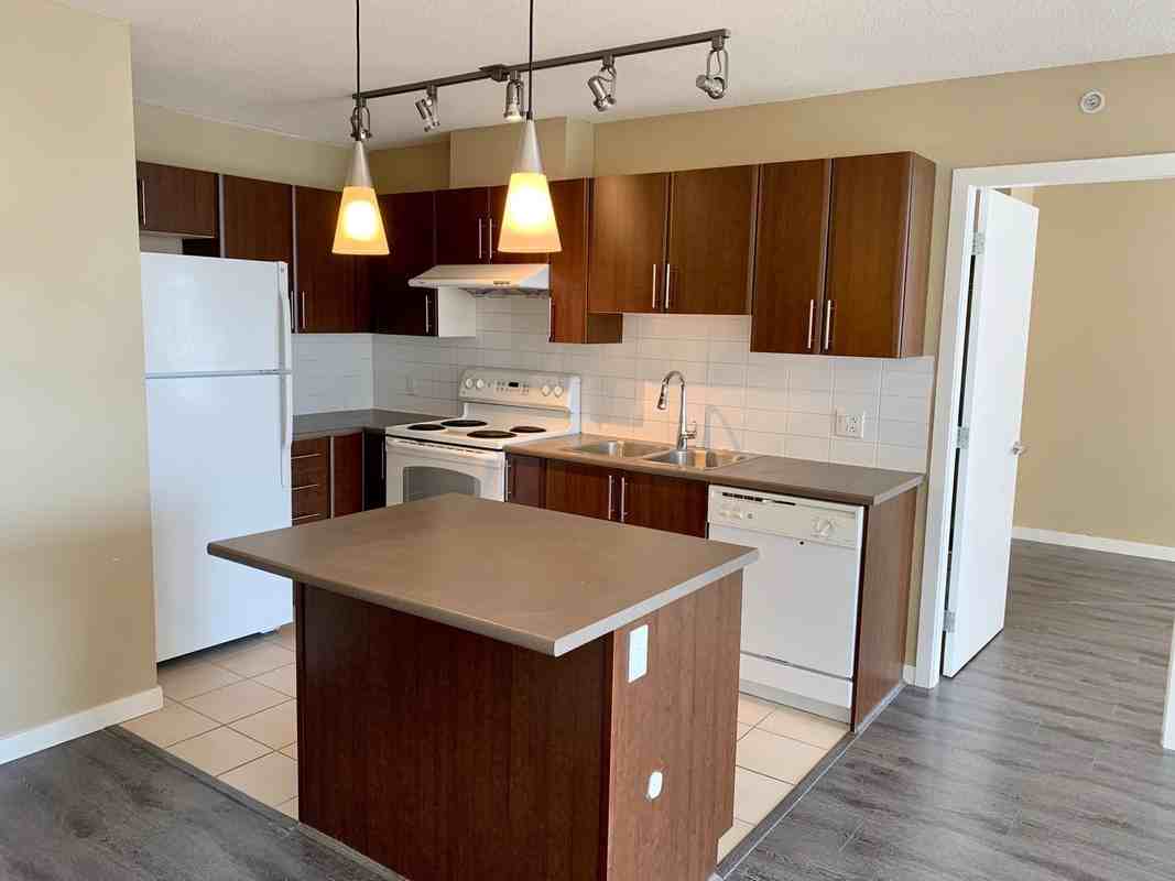 1178 Heffley Crescent