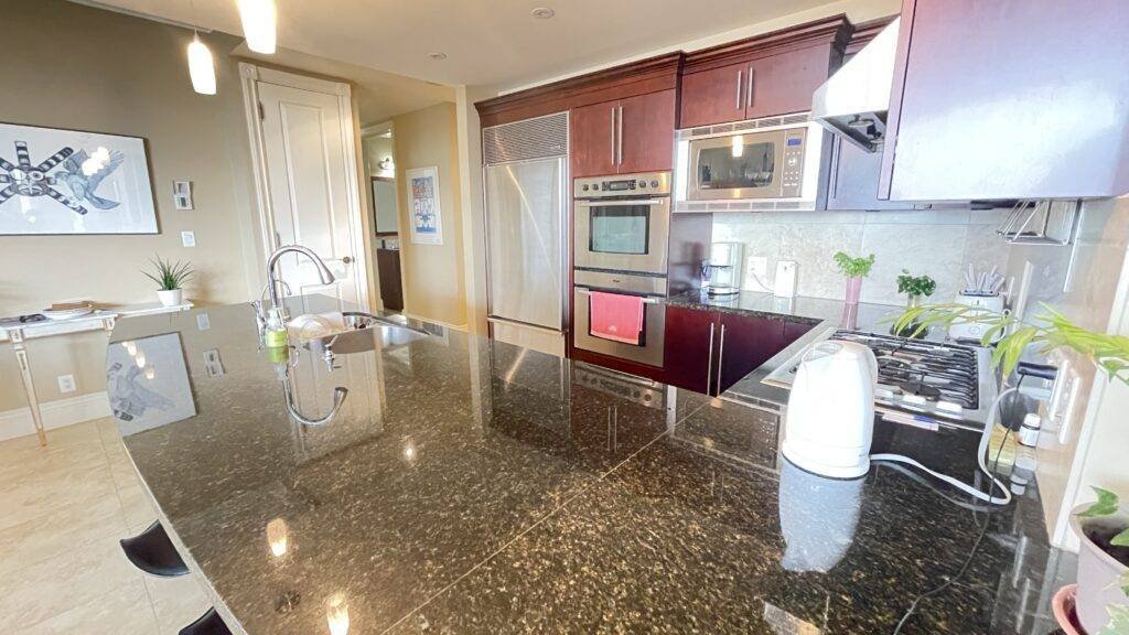 1280 Richards Street, Vancouver, BC - Condo for rent