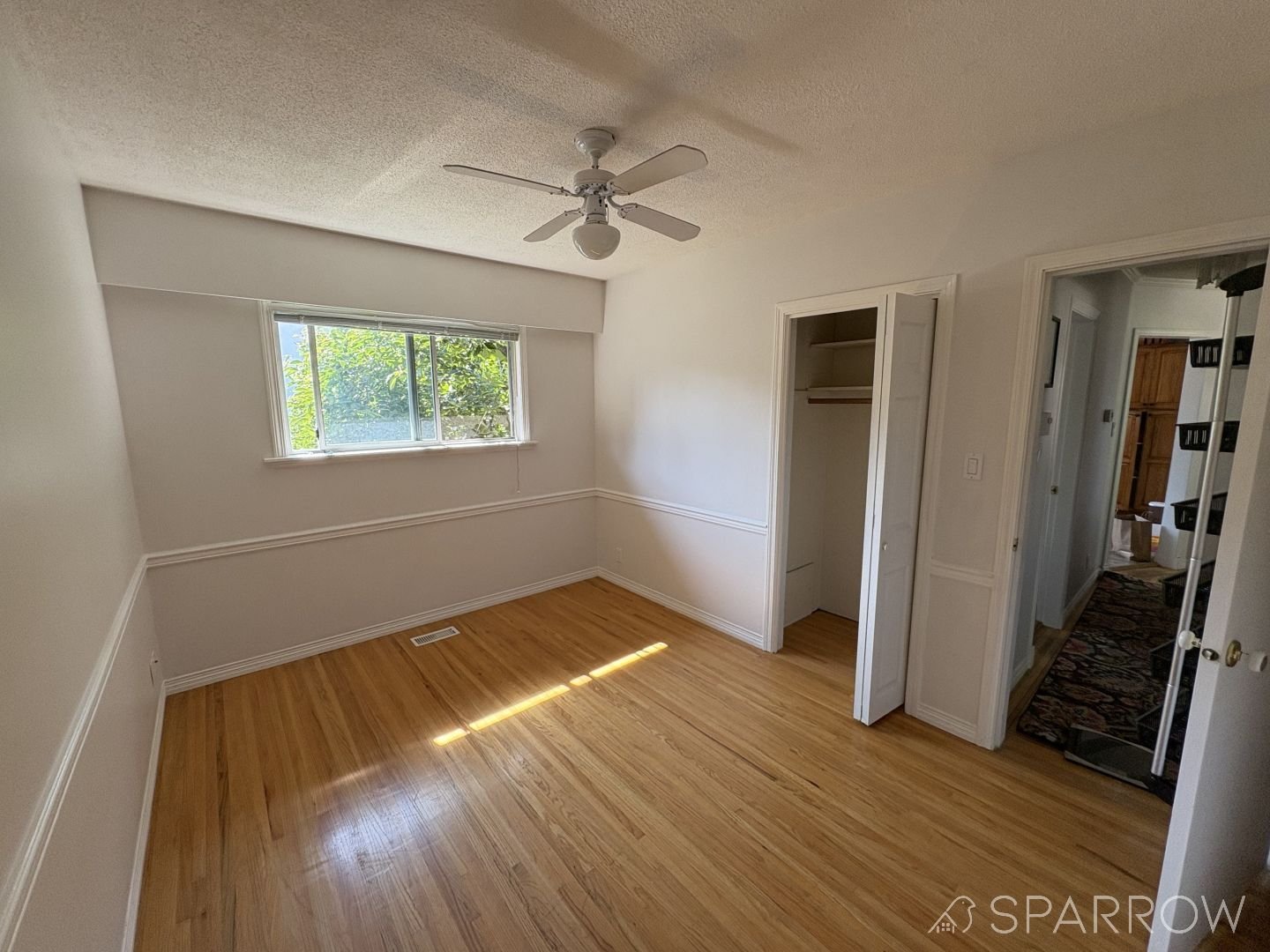 87 Avenue, Delta, BC - Room for rent