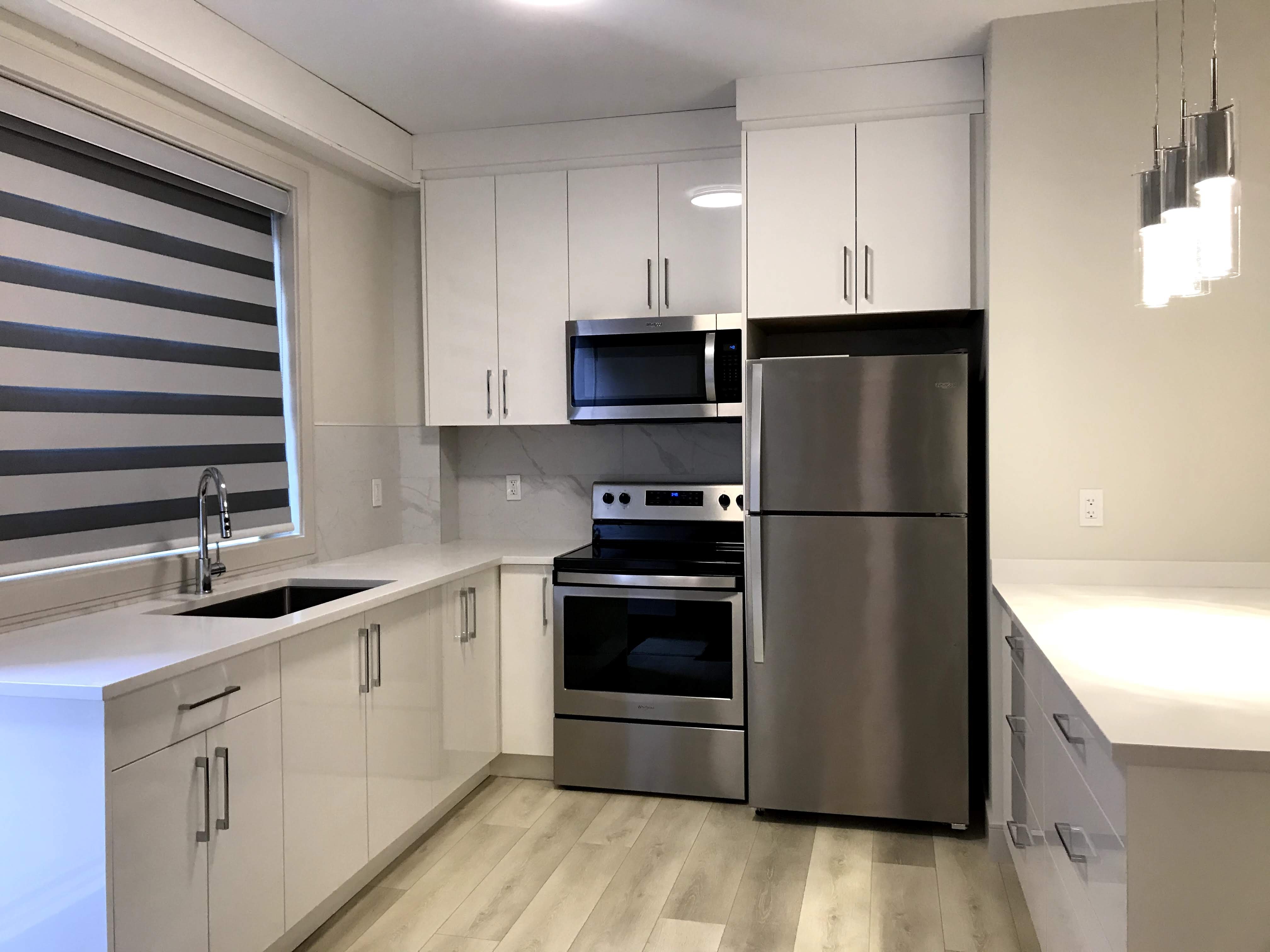 14757 Russell Avenue, White Rock, BC - Multi-Unit House for rent