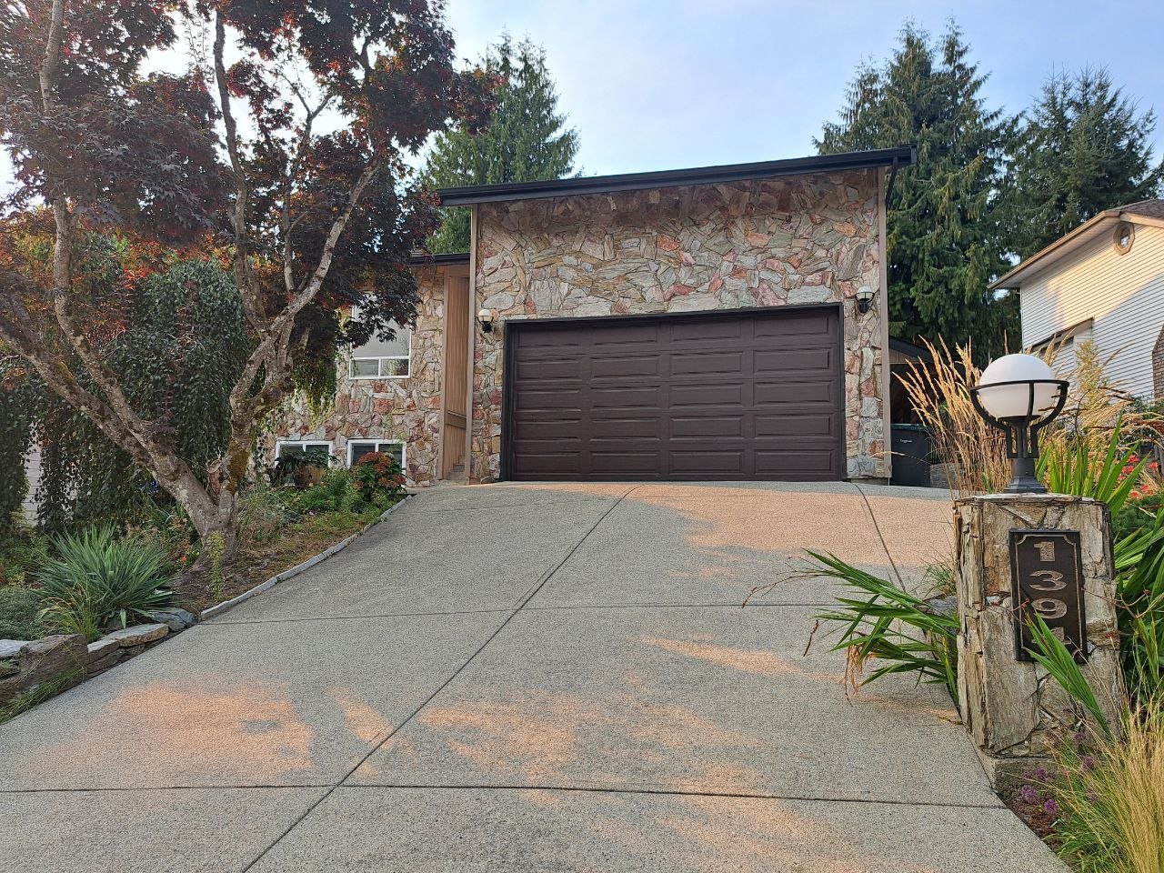 1394 Lansdowne Drive, Coquitlam, BC - Basement for rent