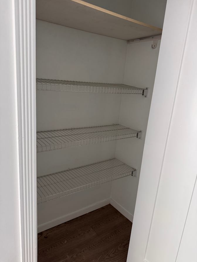 Metro Vancouver Regional District, Delta, BC - Room for rent