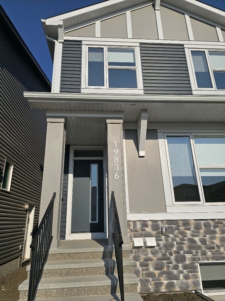 19836 44 Street Southeast, Calgary, AB - Main Floor for rent