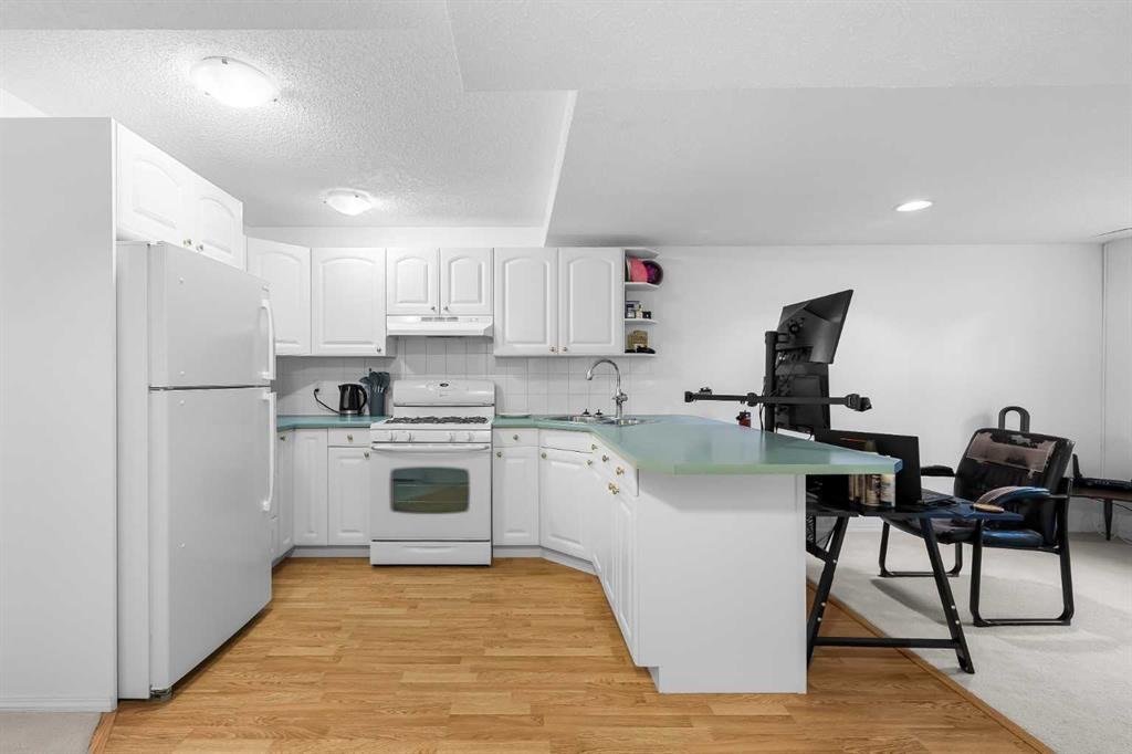 2236 33 Street Southwest, Calgary, AB - Basement for rent