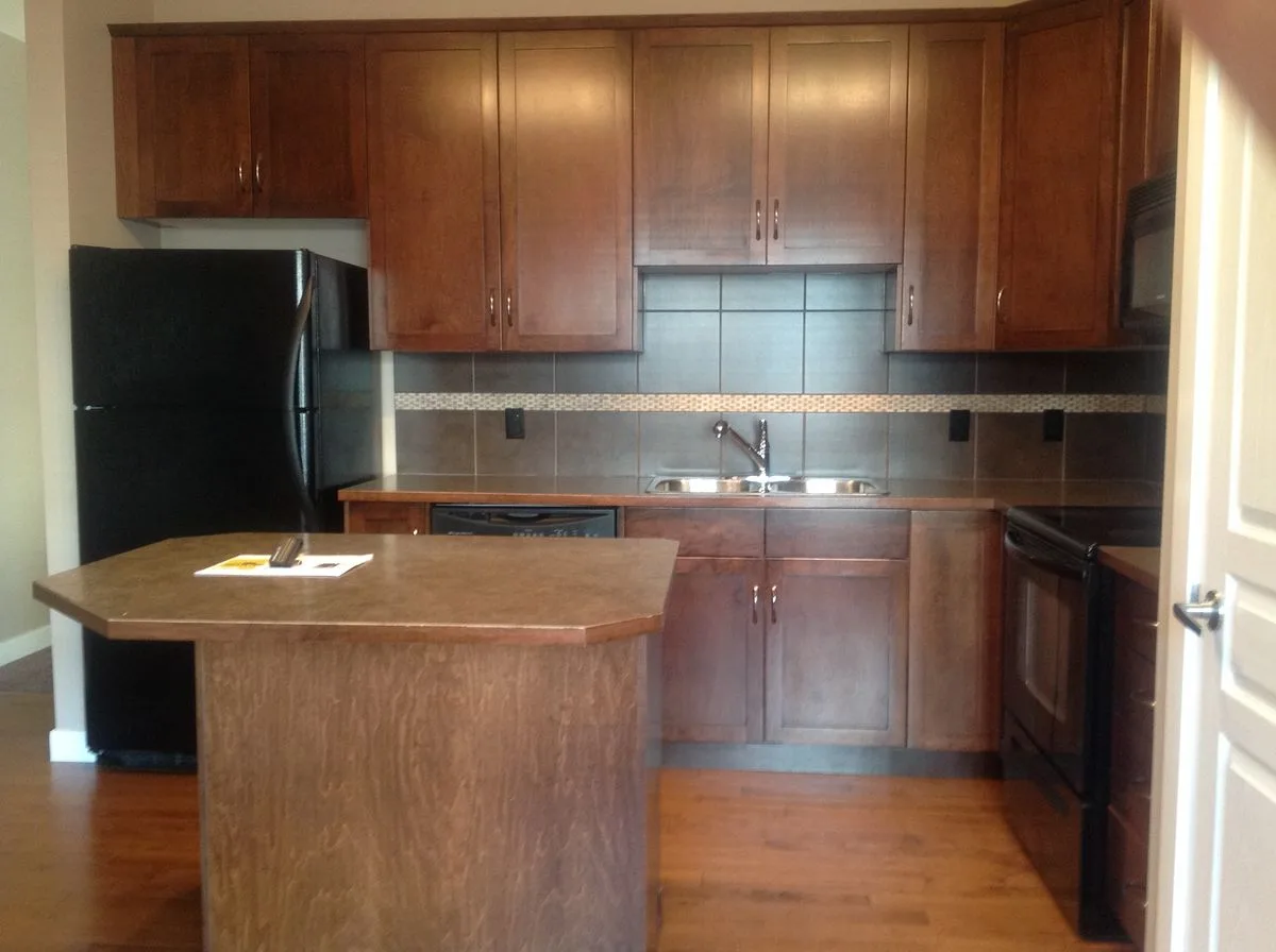 Two master bedrooms, two ensuites - terrific layout for the right person/family