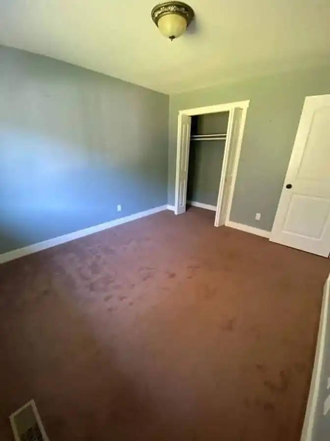 Luxton, Langford, BC - Room for rent
