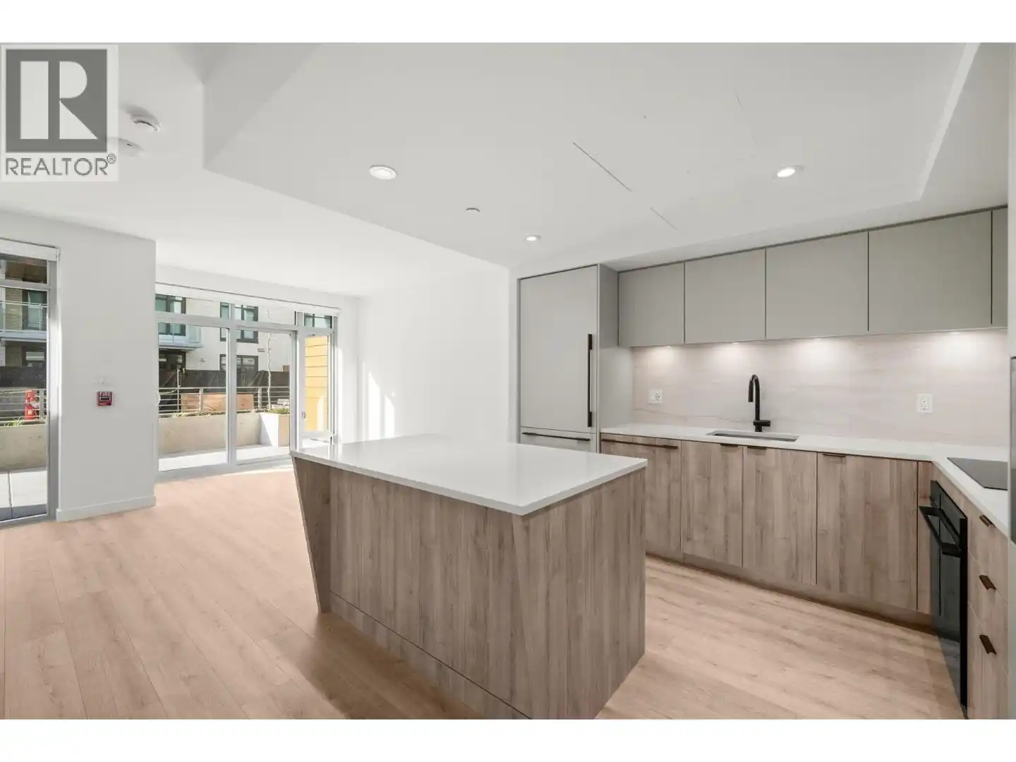 117 755 HARBOURSIDE DRIVE - 755 HARBOURSIDE Drive, North Vancouver, BC