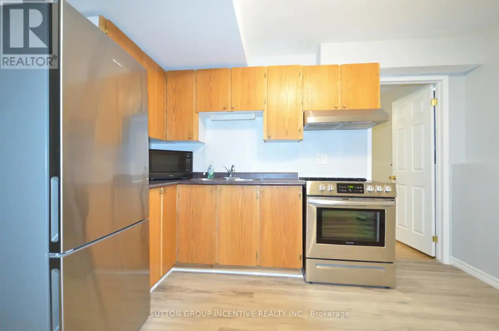 LOWER - 39 JONES DRIVE - 39 JONES Drive, Barrie, ON