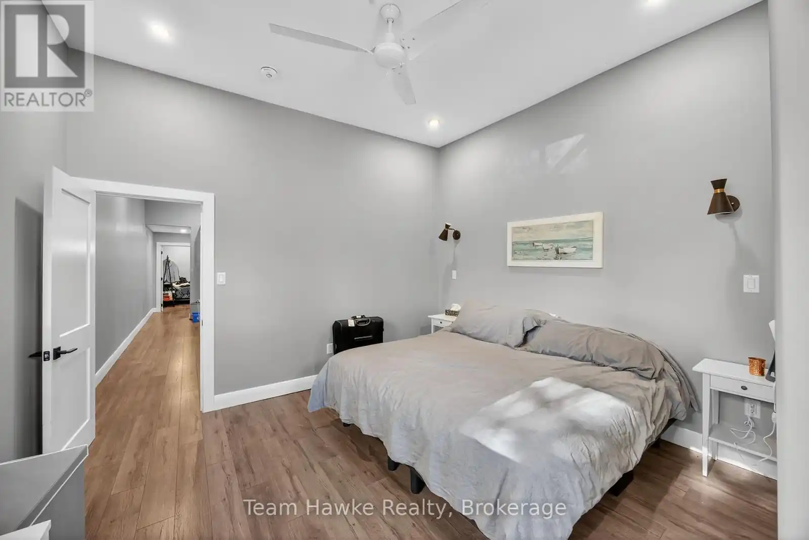 UNIT 2 - 253 KING STREET