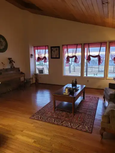 Country style , quiet house with huge parking areas and forest