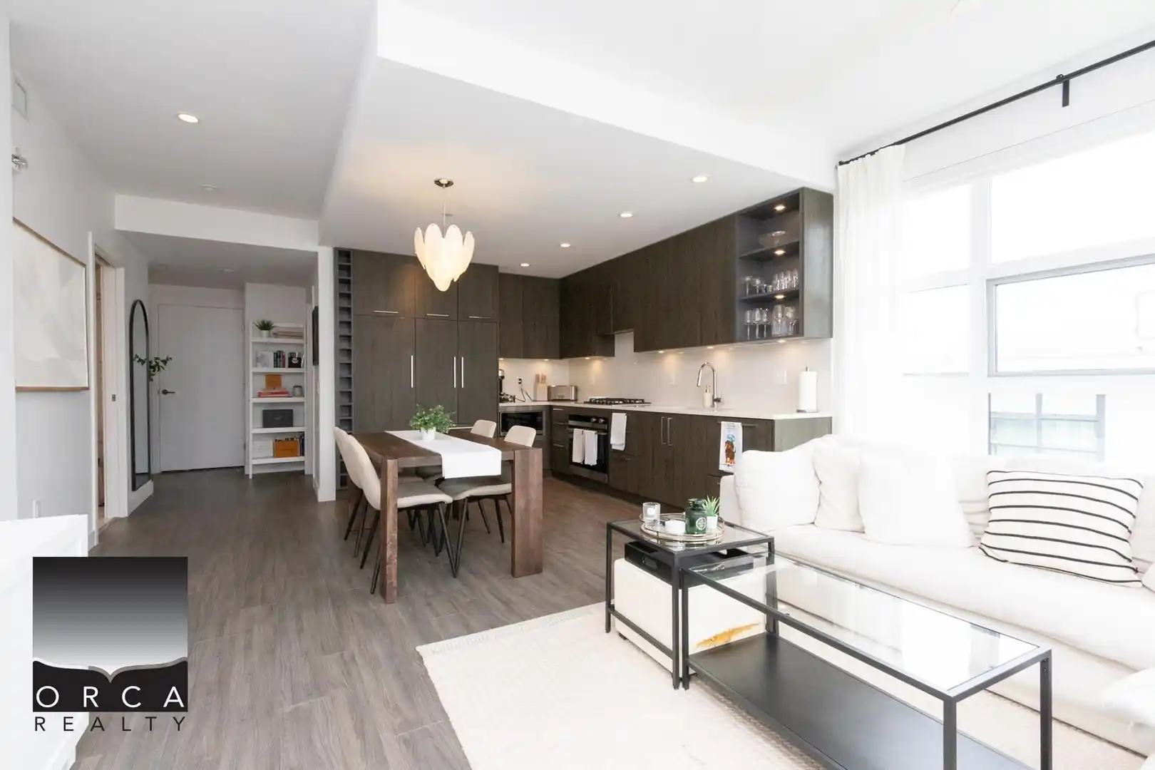 404-733 E 3rd Street, North Vancouver - 733 East 3rd Street 404, North Vancouver, BC