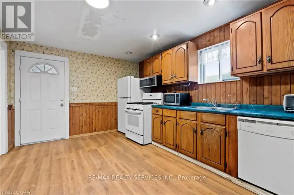 5292 BRIDGE STREET - 5292 Bridge Street, Niagara Falls, ON