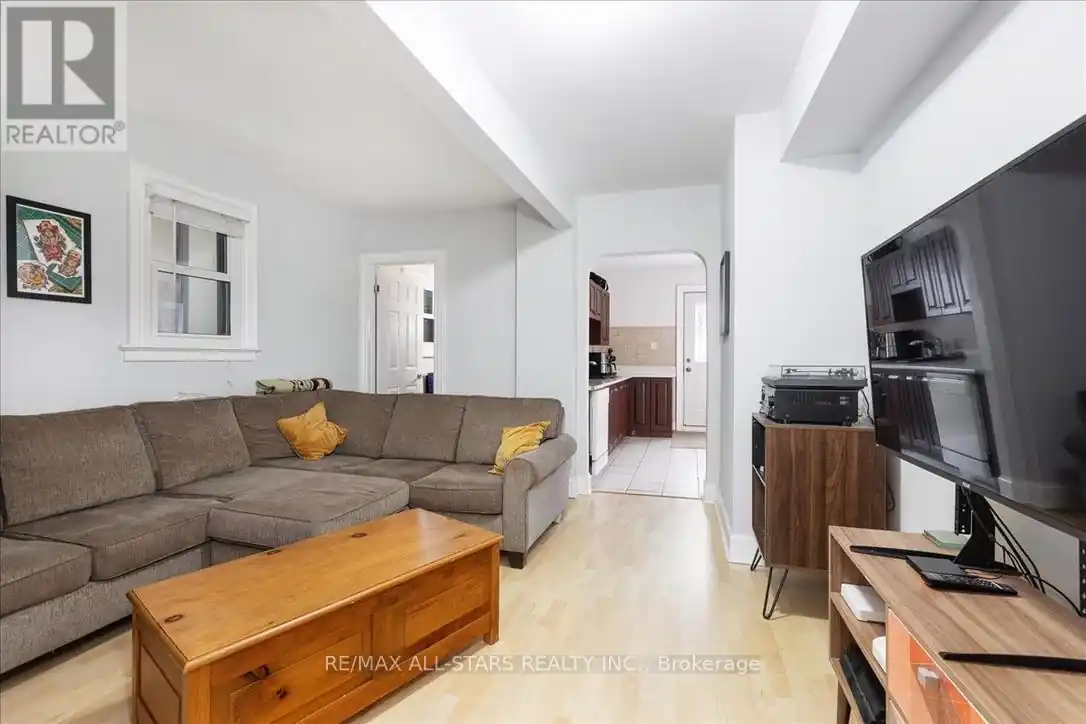 MAIN FLOOR - 387 ONTARIO STREET - 387 Ontario Street, Newmarket, ON