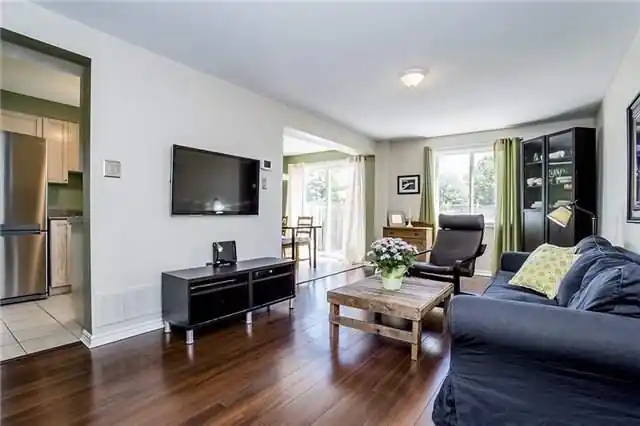 105 Courtney Cres