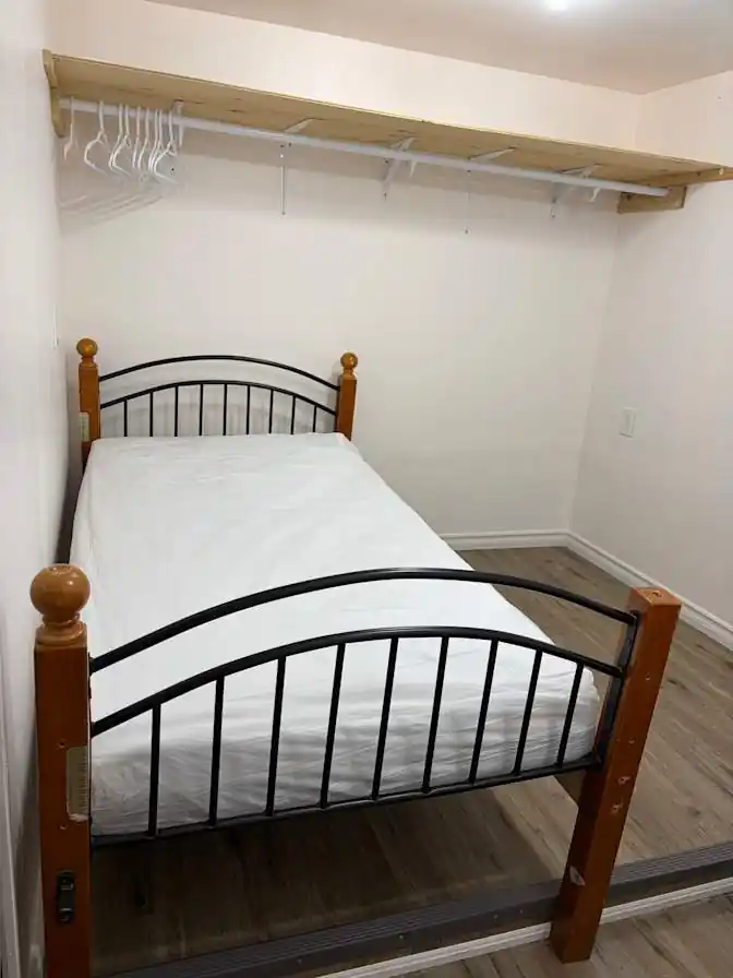 Northwood, Thunder Bay, ON - Room for rent