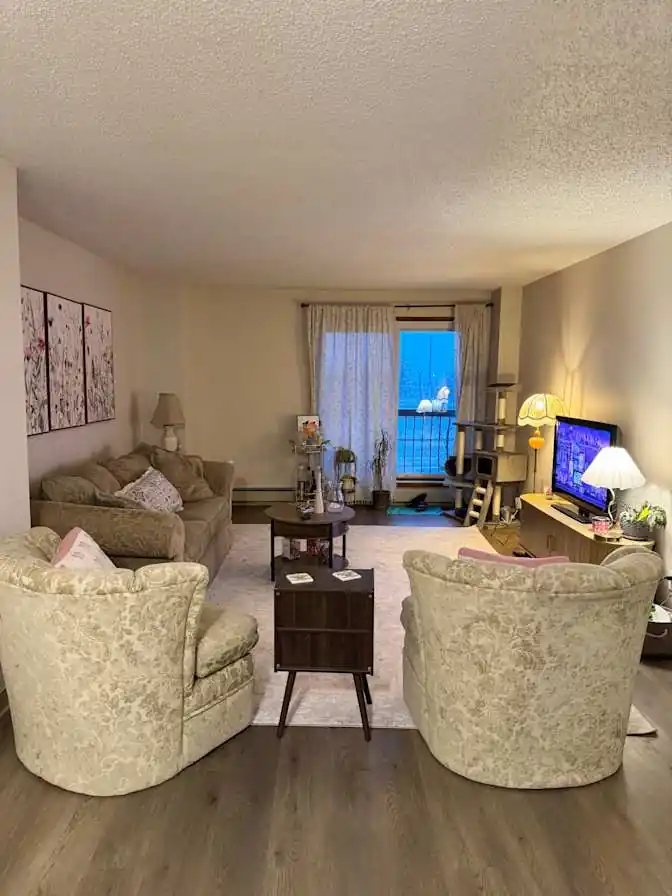 West Lethbridge, Lethbridge, AB - Room for rent